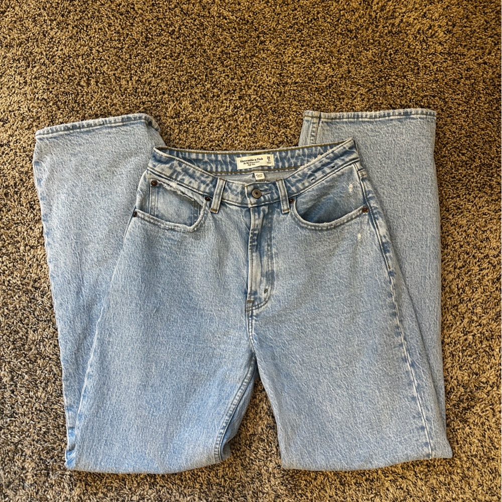 Abercrombie 90’s Straight Ultra High Rise